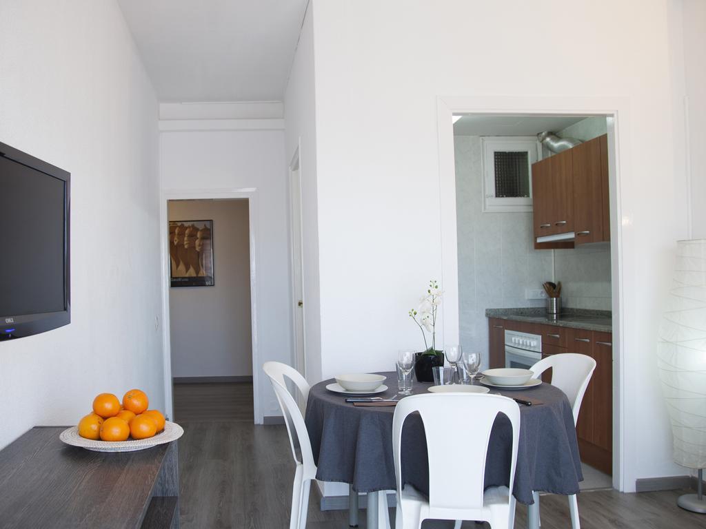 Apartaments Atzavara Calella Habitación foto