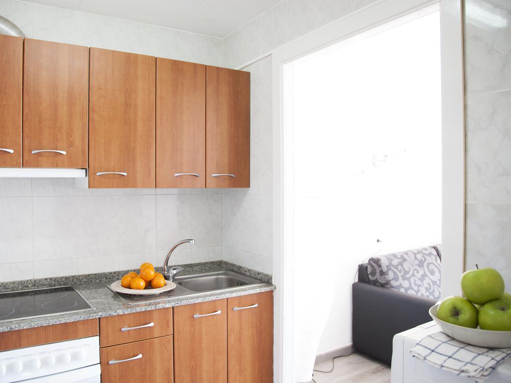 Apartaments Atzavara Calella Habitación foto