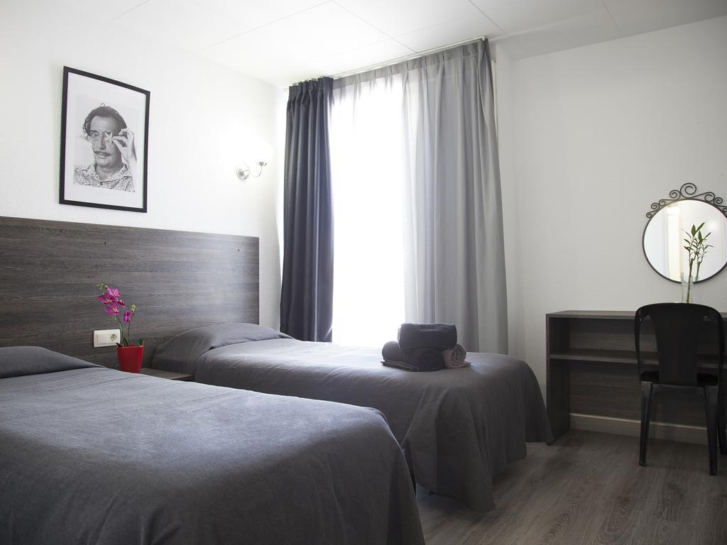 Apartaments Atzavara Calella Habitación foto