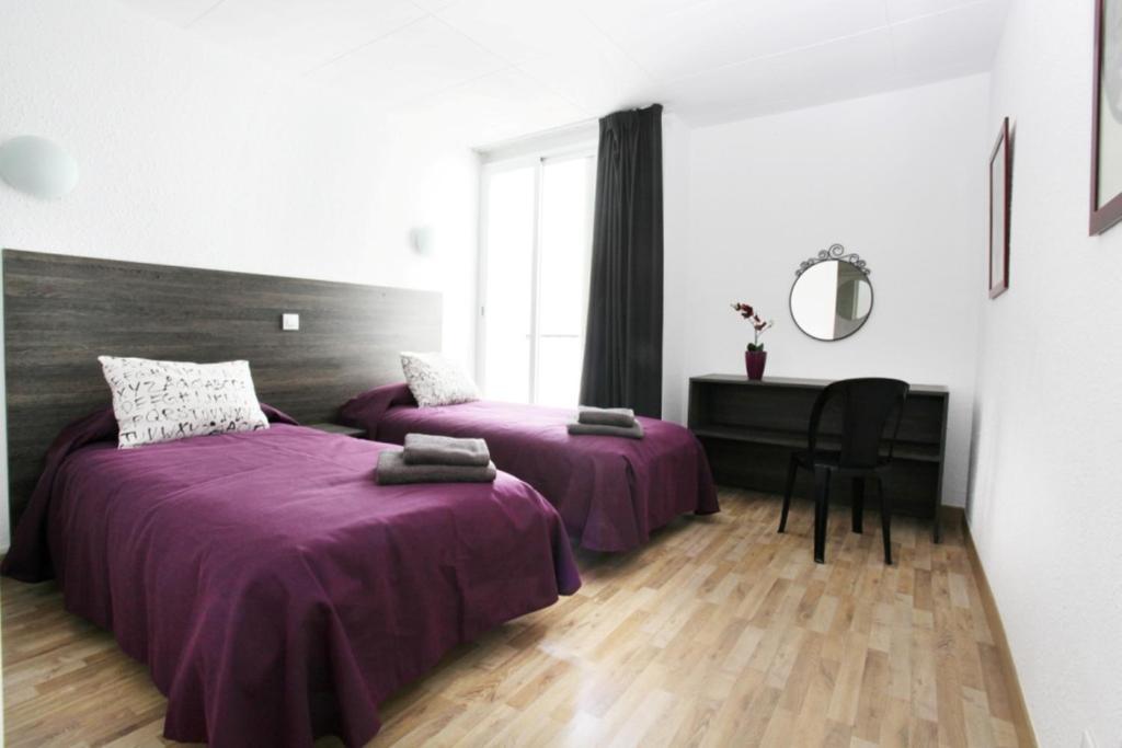 Apartaments Atzavara Calella Habitación foto